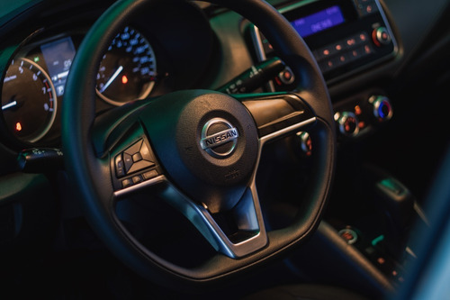 Imagen 3 de 10 de Nissan Versa Sense 2020