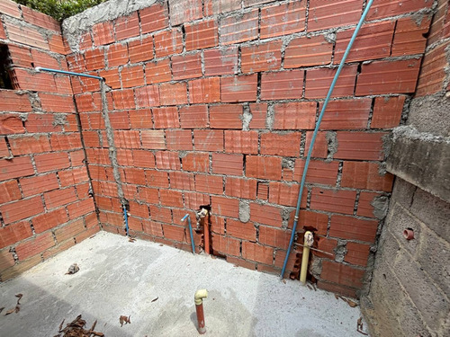 Ji 25-18345. En Venta Terreno De 240m2 Con Bienhechurías, Ubicado En Guatire.