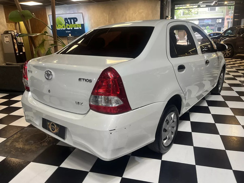 Toyota Etios 1.5 Sedan X