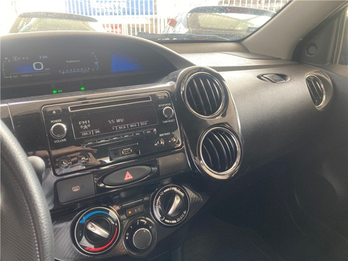 Toyota Etios 1.5 X PLUS SEDAN 16V FLEX 4P AUTOMÁTICO