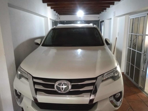 Imagen 4 de 7 de Toyota Sw4 2016 2.8 Srx 177cv 4x4 7as At