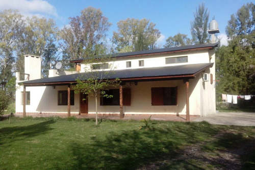 Casa En Venta - 4 Dormitorios 3 Baños - 2870mts2 - Las Golondrinas, Coronel Brandsen