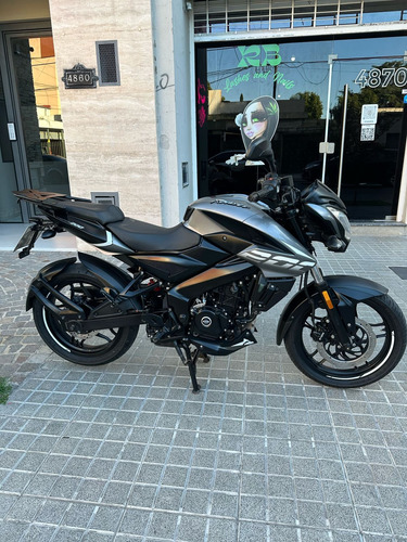Rouser Ns 200