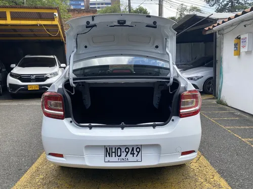 Renault Logan 1.6 Life+ Mt 4x2 2024