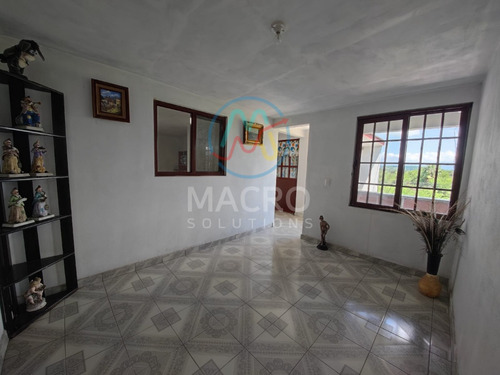 Casa En Venta En Col. Puxtla Con Amplio Jardín Y 7 Habitaciones