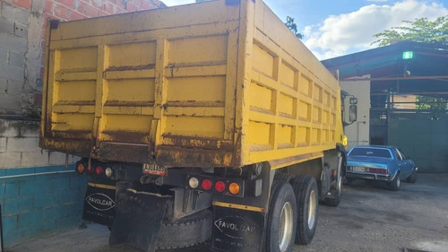 Imagen 4 de 9 de Camion Iveco Traker 420 Volteo