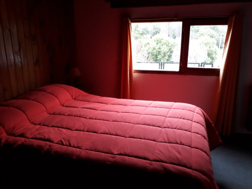 Imagen 9 de 14 de Cabaña En Bariloche Con Costa Al Lago Nahuel Huapi (turismo)