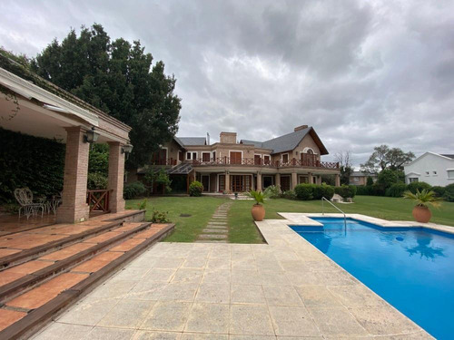 Casa En Venta Las Delicias 4 Dormitorios Fondo Golf Dos Lotes Juntos