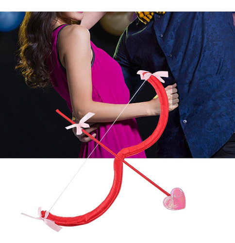 . Juego De Roles Del Arco Y La Flecha De Cupido En El Día