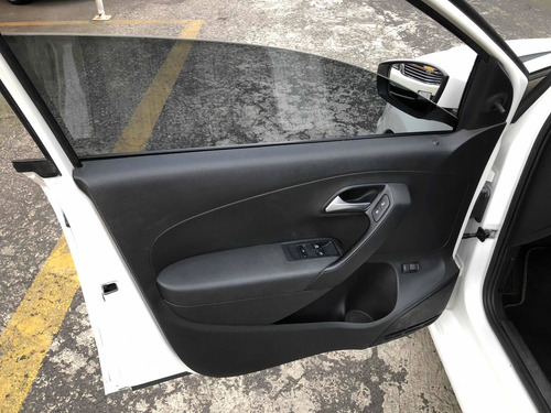 Imagen 5 de 10 de Volkswagen Vento 2019 1.6 Confortline Mt