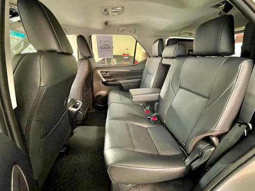 Toyota Hilux SW4 Platinum 2.8 D-4 Tbo 4x4 Aut 7 Lugares