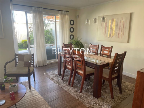 Casa En Venta En Los Almendros Reñaca