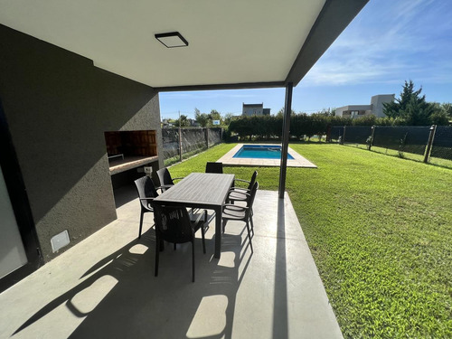 Imagen 15 de 30 de Venta Casa En Funes Town A Estrenar