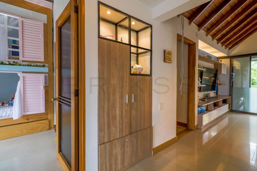 Imagen 6 de 17 de Casa En Venta En Medellín El Poblado