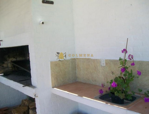 Casa En Tio Tom, De 3 Dormitorios Cuenta Con Piscina. Consulte!!!!!!!!- Ref: 2268