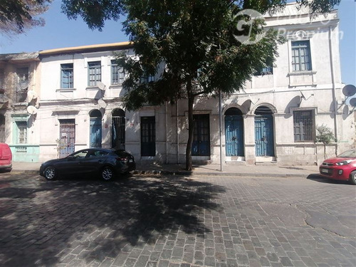 Gran Propiedad Con 4 Casas En Venta En Santiago