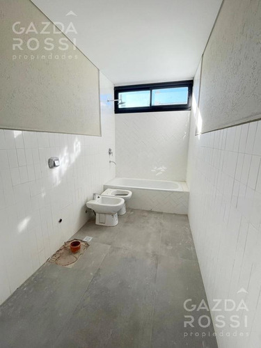 Imagen 4 de 10 de Moderna Propiedad Con Piscina En Barrio Privado San Felipe, Canning