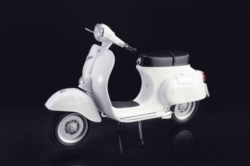 Kit de montaje para Vespa 125 Primavera 1/9 Italeri 4633