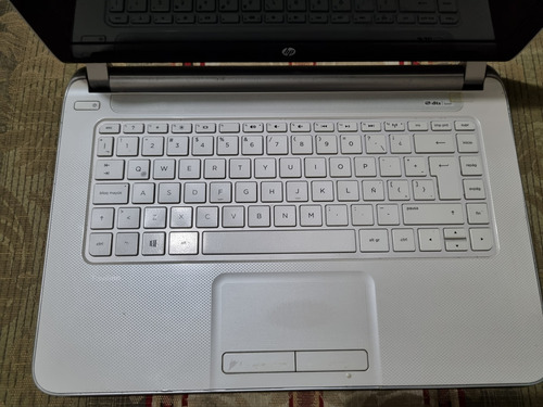 Laptop Hp Pavilion 14-n007la Para Reparar O Para Refacciones Blanco (Usado)