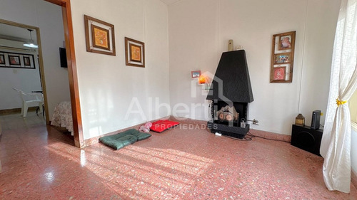 Venta Casa Ph Al Frente En Villa Luzuriaga.