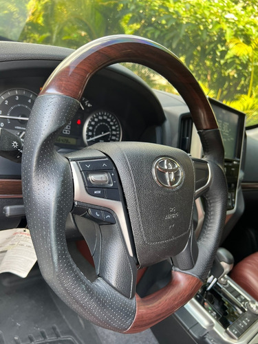 Imagen 5 de 10 de Toyota Land Cruiser