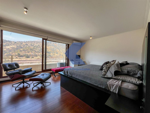 Casa En Arriendo De 4 Dorm Más Estar En Lo Barnechea