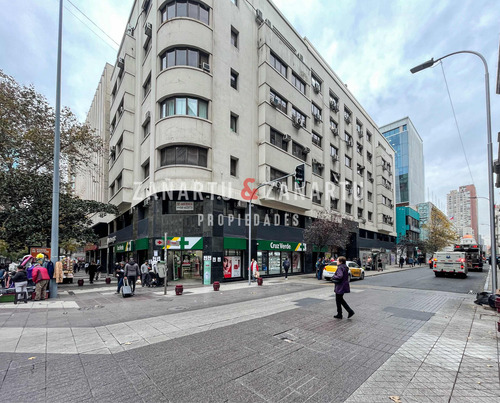 Morandé / Huérfanos - A Una Cuadra Del Palacio De Moneda