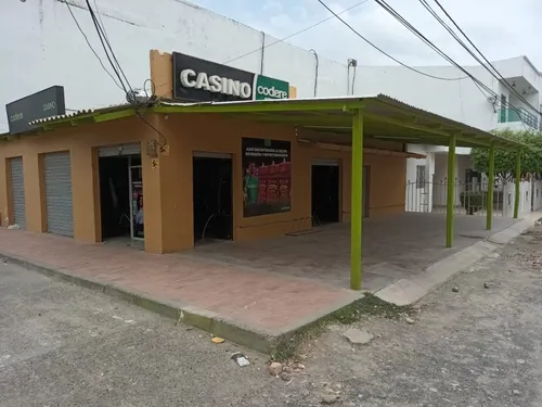 Propiedad Dividida En Local Comercial Y Casa