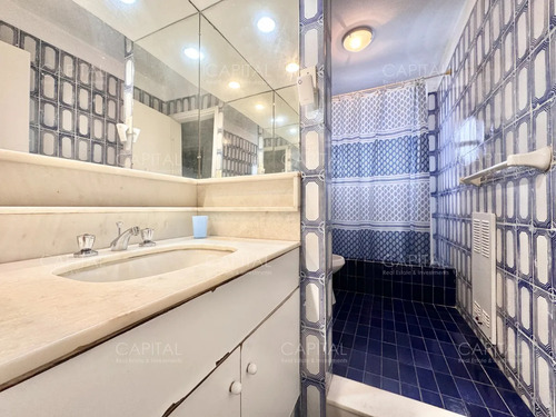 Apartamento De 4 Dormitorios Y Dependencia De Servicio, Península, Punta Del Este.