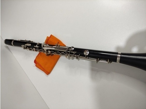 Imagem 9 de 10 de Clarinete Sib 21 Chaves Bugobot Madeira Com Estojo Completo
