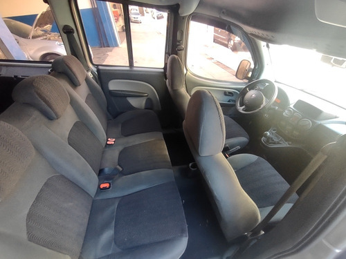 Imagem 7 de 11 de Fiat Doblo 2013 1.8 16v Essence Flex 5p