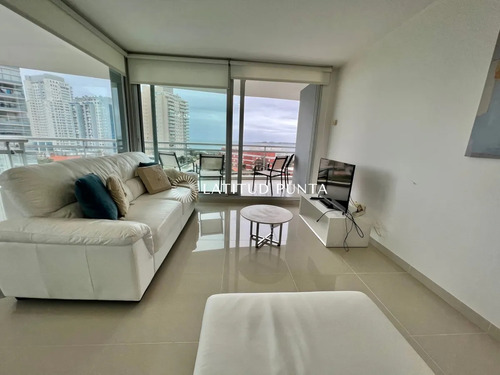 Mansa, Apartamento De 3 Dormitorios Más Dependencia