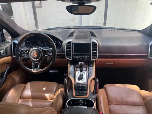 Porsche Cayenne 4.8 Turbo At