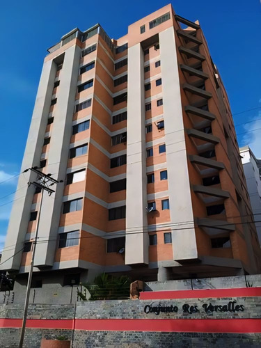 Rivero Bienes Raíces Vende Cómodo Apartamento En La Urb San Jacinto 