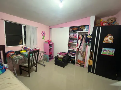 Hermosa Casa Dúplex Recién Renovada Con 4 Recamaras, Amplios Espacios Y Excelente Equipamiento