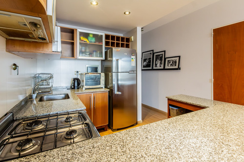 Venta Departamento 2 Ambientes Al Frente, Piso Alto, Balcón Y Cochera Cubierta En Nuñez