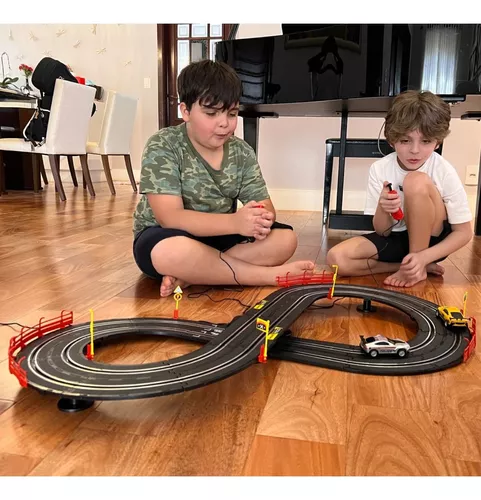 A PISTA DE CARRINHOS COM LANÇADOR TURBO. O CARRINHO NUNCA PARA DE