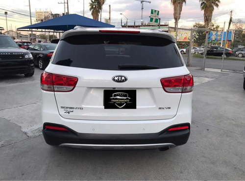 Imagen 3 de 9 de Kia Sorento 2016 3.3l Ex Pack Nav 7 Pas Mt