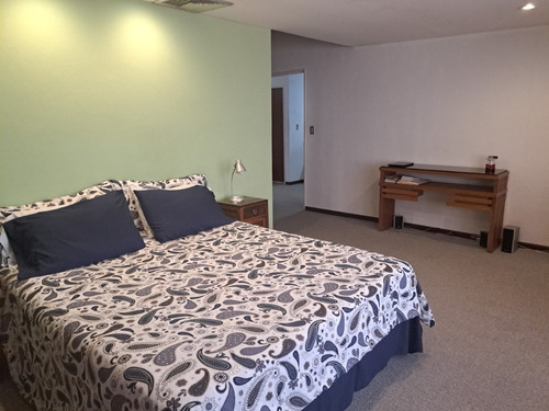 Se Ofrece En Venta Amplia Y Acogedora Casa De Un Nivel