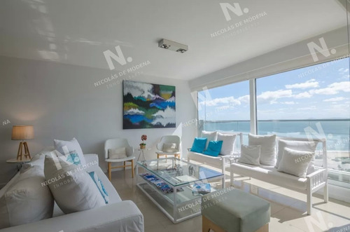 Imagen 3 de 20 de Apartamento De 3 Dormitorios En Playa Mansa, Edificio De Categoría - Punta Del Este Mansa
