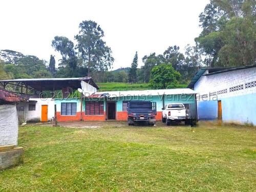 Haciendas Y Fincas En Venta En Lara. Hmalave Vende Hermosa Hacienda Productiva En Guarico Estado Lara. Con Cultivos De Café, Vaquera, 3 Casas, Lagunas, Galpón, Equipos Y Mas. 