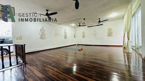 Casa En Venta En Col. Vista Alegre, Merida, Yuc. Ccv353