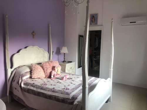 Venta Casa 500 M2, 5 Dormitorios, Piscina, Lavadero, Barrio Cerrado, San Rafael
