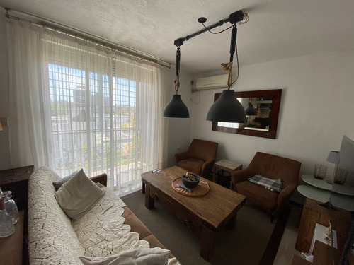 ¡apartamento De Un Dormitorio, Con Terraza Exclusiva Y Garaje, En Villa Dolores!