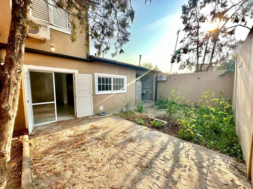 Hermosa Casa 5 Amb En Venta En Barrio Altos De Podesta / Reservada !!!