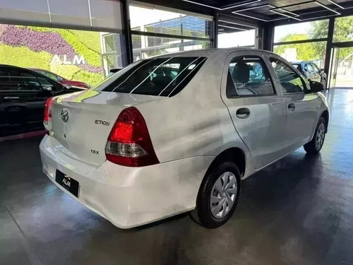 Toyota Etios 1.5 Sedan X