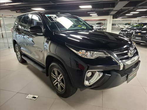 Toyota Hilux SW4 2.7 Srv 7 Lugares 4x2 16v