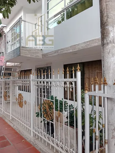 Vendo Casa Con 2 Apartamentos En Almirante Colon