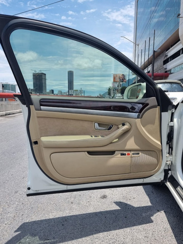 Imagen 12 de 13 de Audi A8 2006 Premium