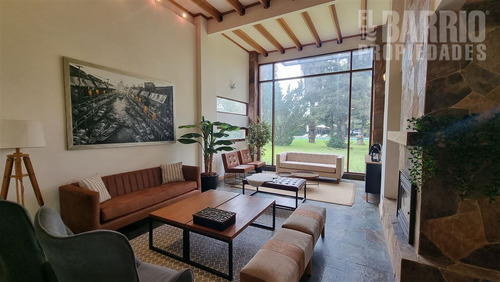 Casa En Venta De 4 Dorm. En Chicureo Centro